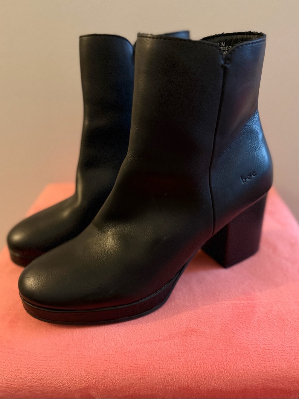 b.o.c. | Black Leather Block Heel Ankle Booties | 10W | EUC